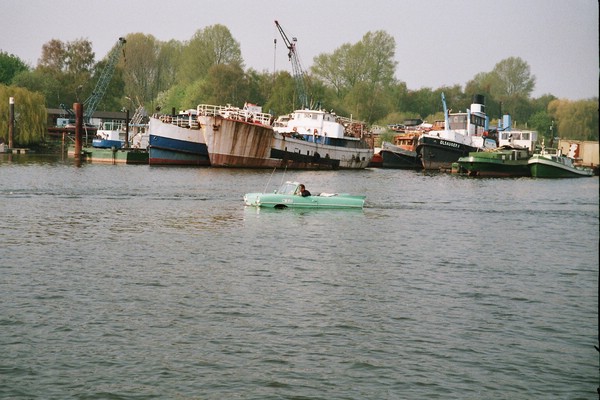 imm016_18.jpg