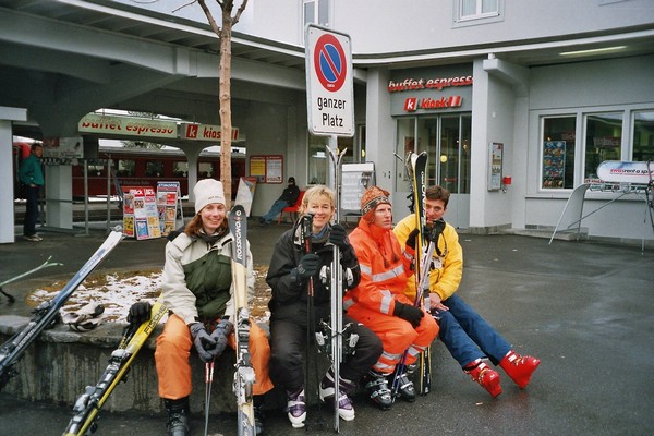 imm015_16A.jpg